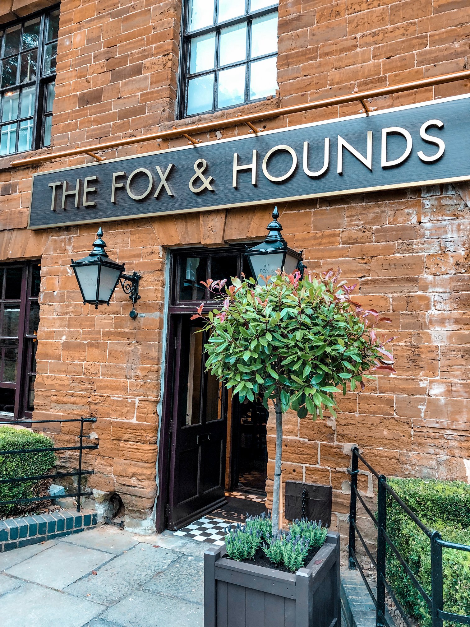 Fox & Hounds | Nicole Navigates